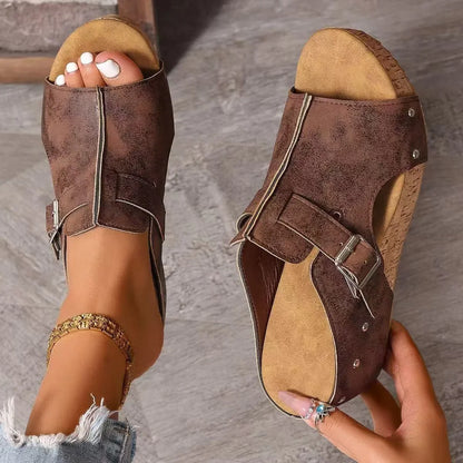 SANDALIAS RETROBAY™ – ESTILO, ALTURA Y COMODIDAD EN CADA PASO