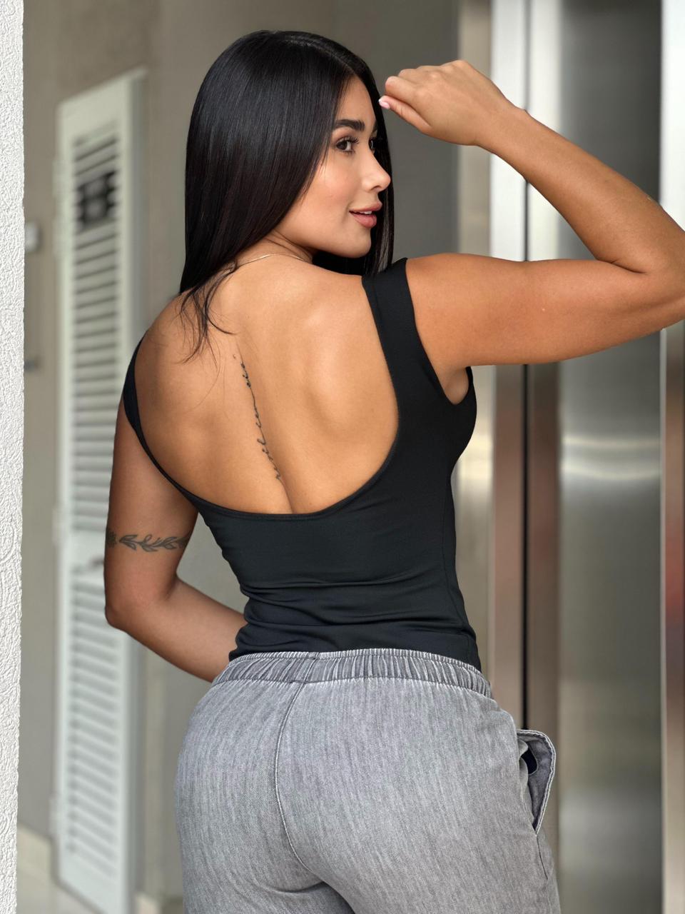 BODY CON ESCOTE EN EL ABDOMEN
